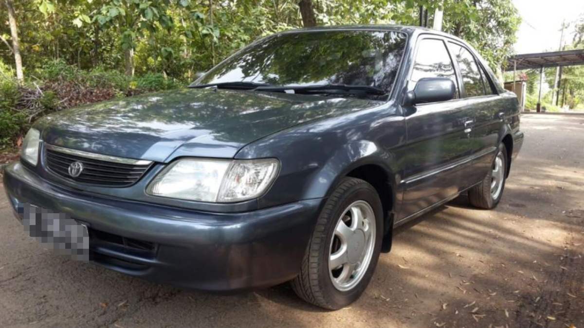 jenis mobil sedan Toyota lama