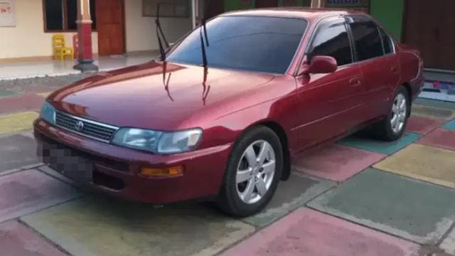 nama mobil sedan lama