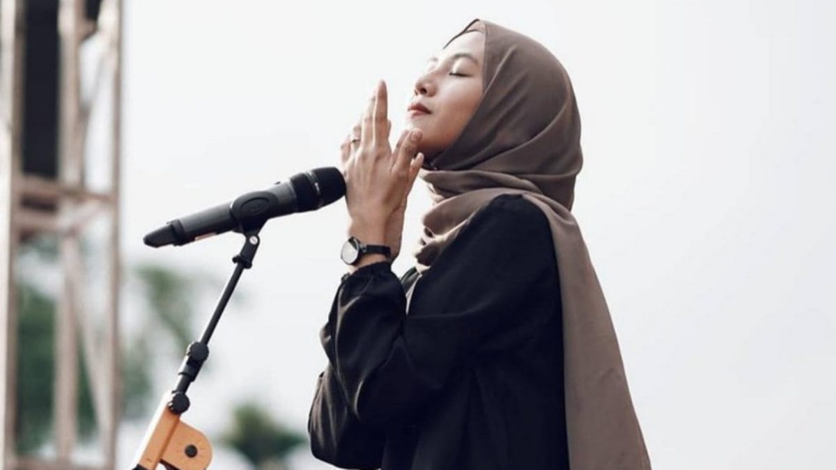 bahan pashmina yang bagus sering dipakai selebgram