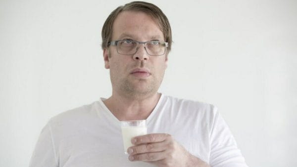 asam lambung minum susu